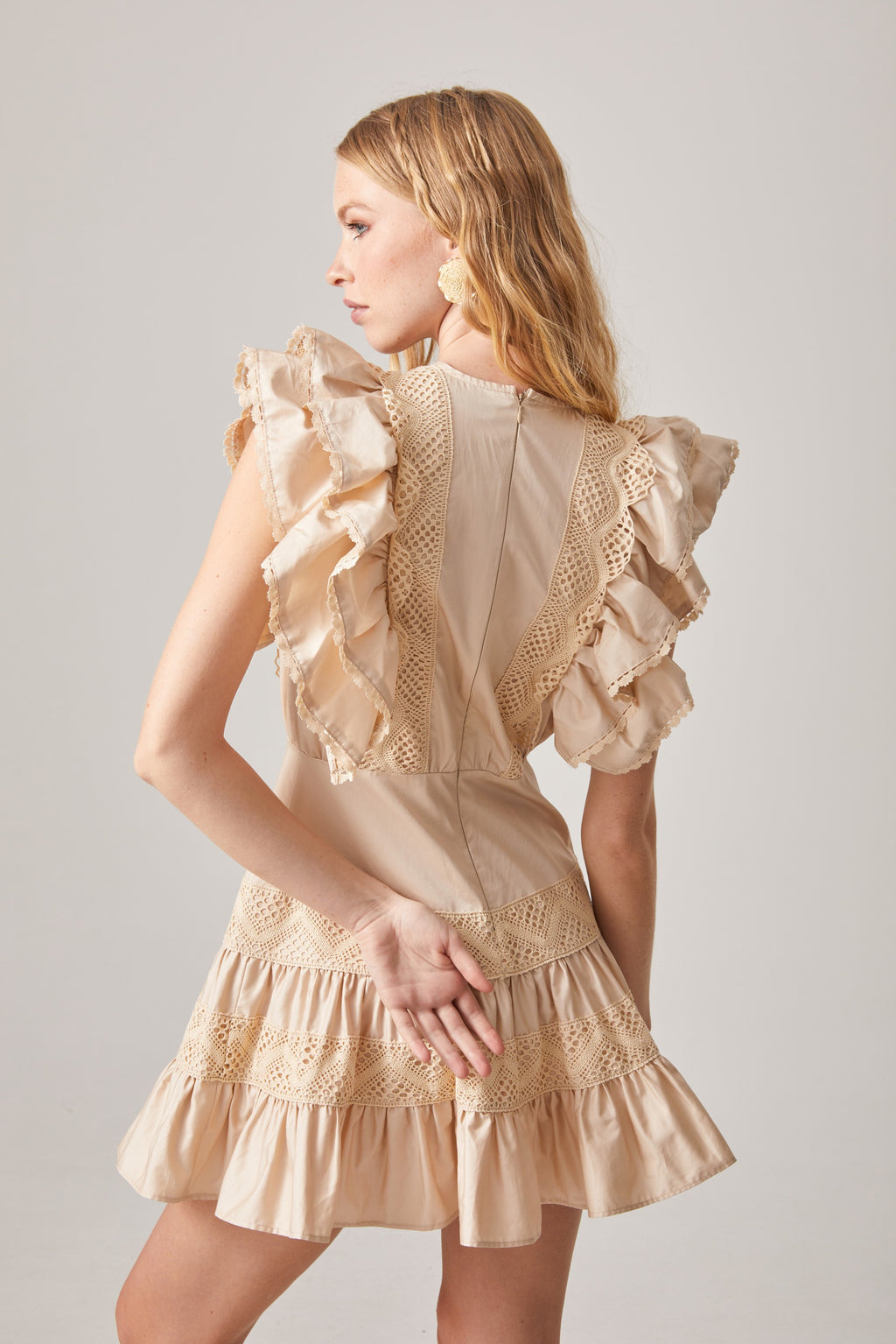 BEIGE ROMANTIC DRESS WITH RUFFLES AND LACE TRIM