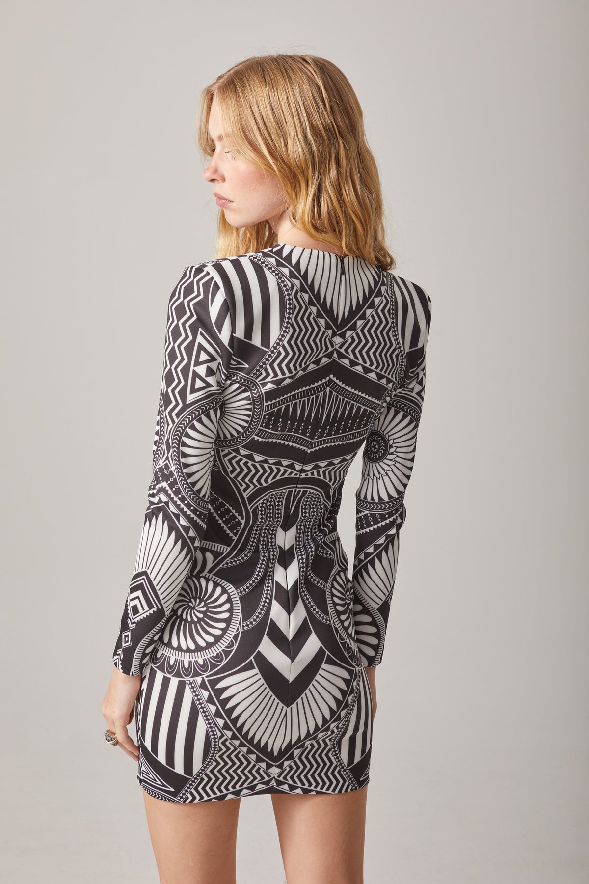 VESTIDO ESTAMPADO PUNTO CORTO
