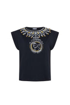 CAMISETA ESTAMPADO COLLAR CON TACHAS NEGRA