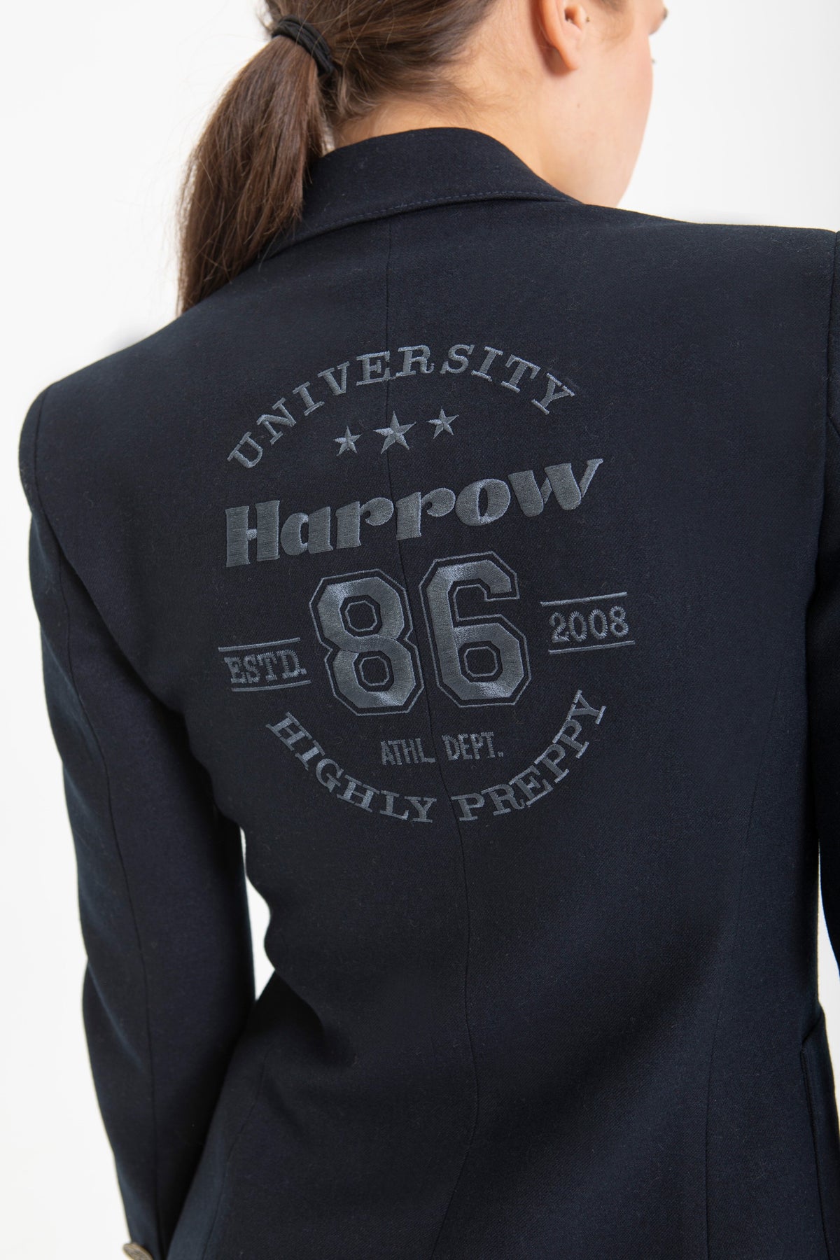 CHAQUETA AZUL COLLEGE CON ESCUDO MARINO