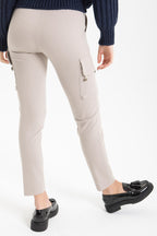 PANTALÓN BOLSILLOS PIEDRA