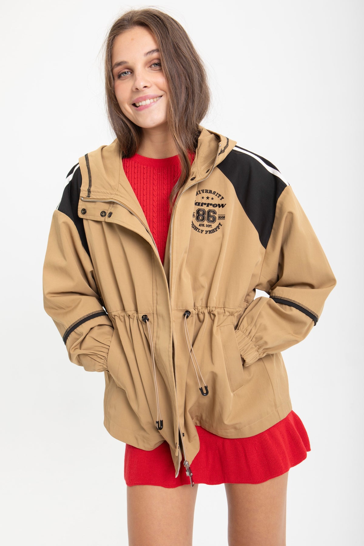 SOBRECAMISA CON CAPUCHA CAMEL