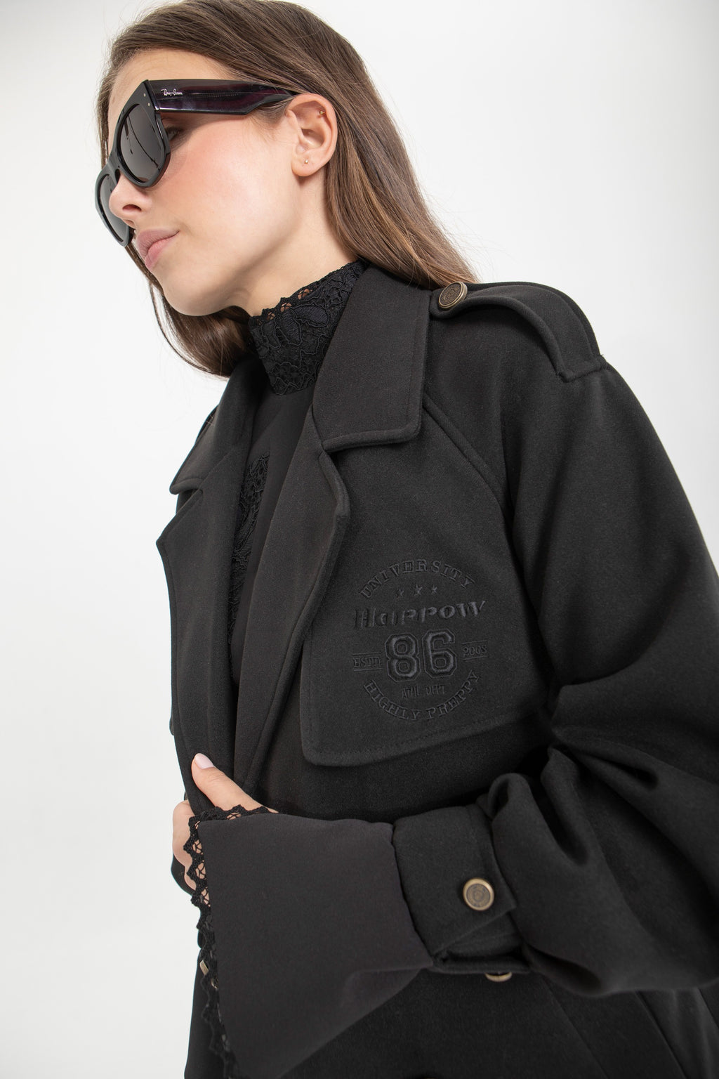 ABRIGO ESTILO GABARDINA CORTO NEGRO