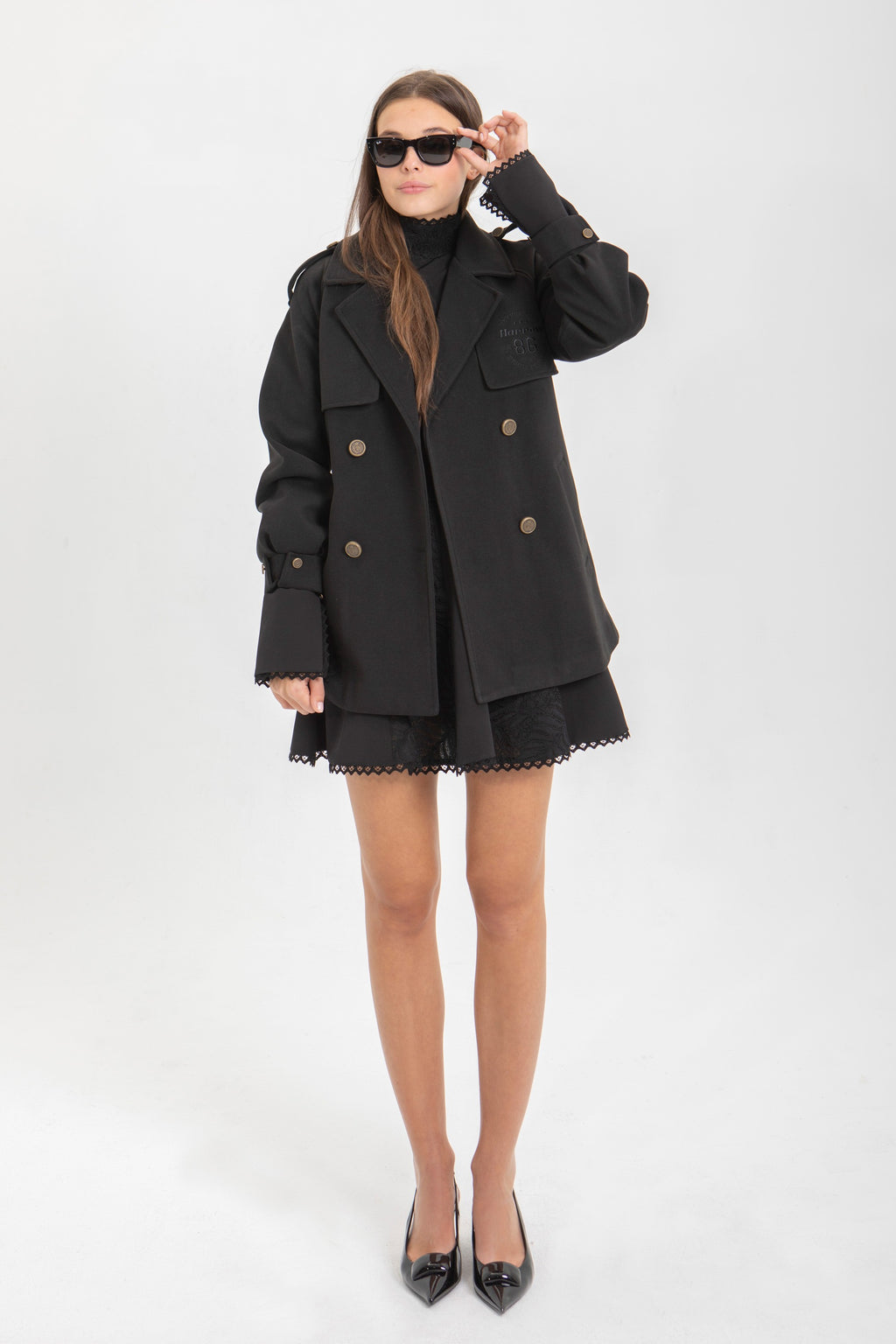 ABRIGO ESTILO GABARDINA CORTO NEGRO