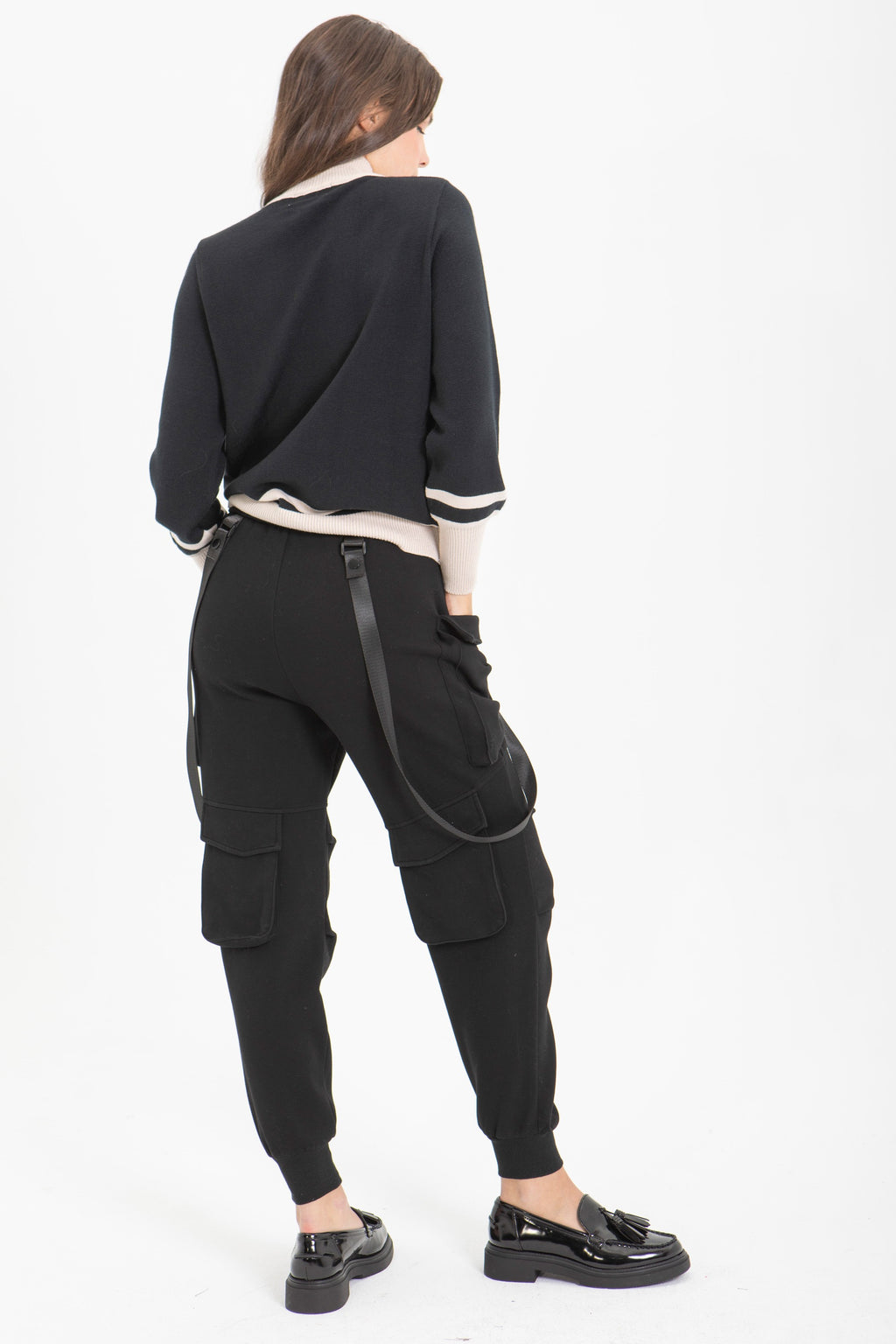 PANTALÓN CARGO BOLSILLO Y TIRANTE