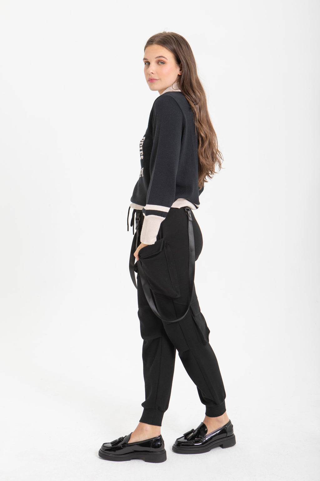 PANTALÓN CARGO BOLSILLO Y TIRANTE