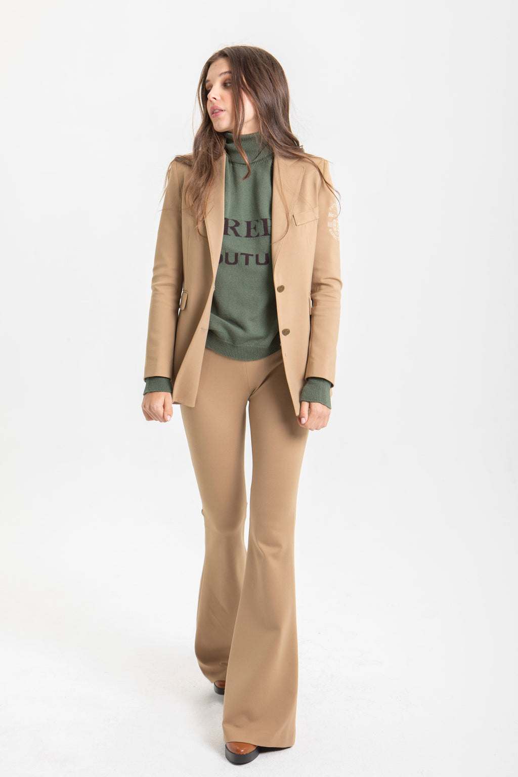 PANTALON DE PUNTO CAMPANA CAMEL