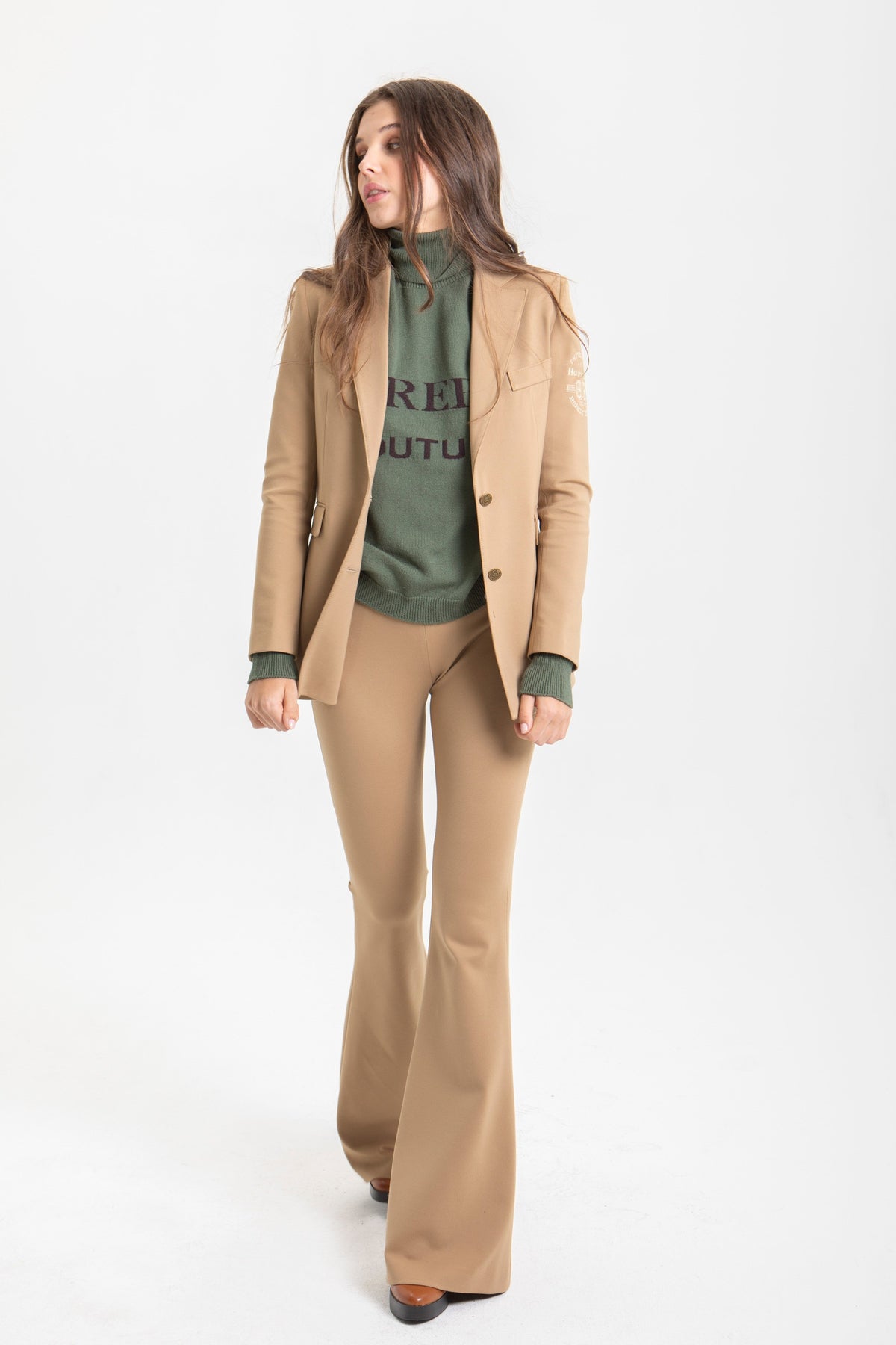 PANTALON DE PUNTO CAMPANA CAMEL