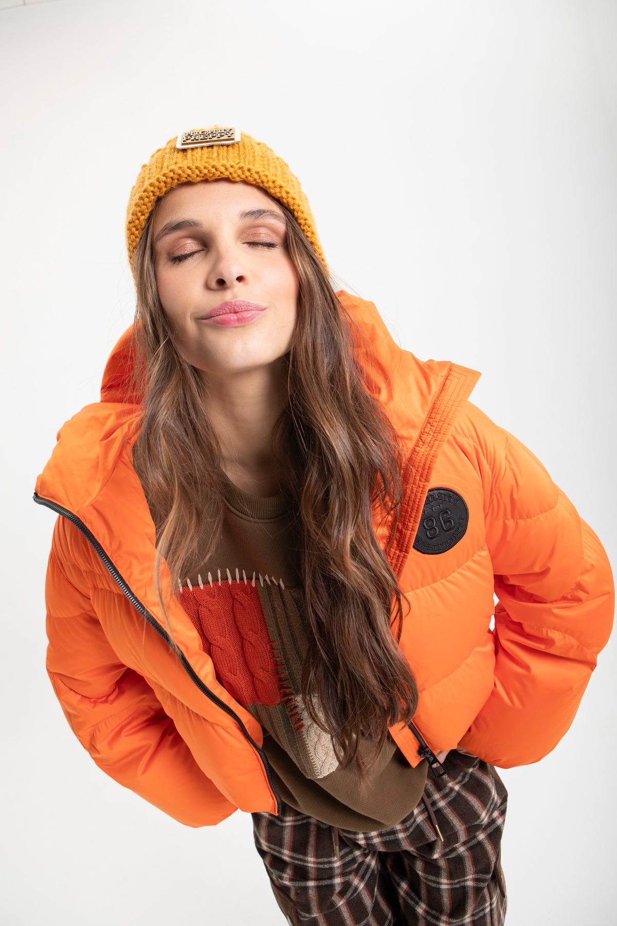 FEATHERS SHORT ORANGE