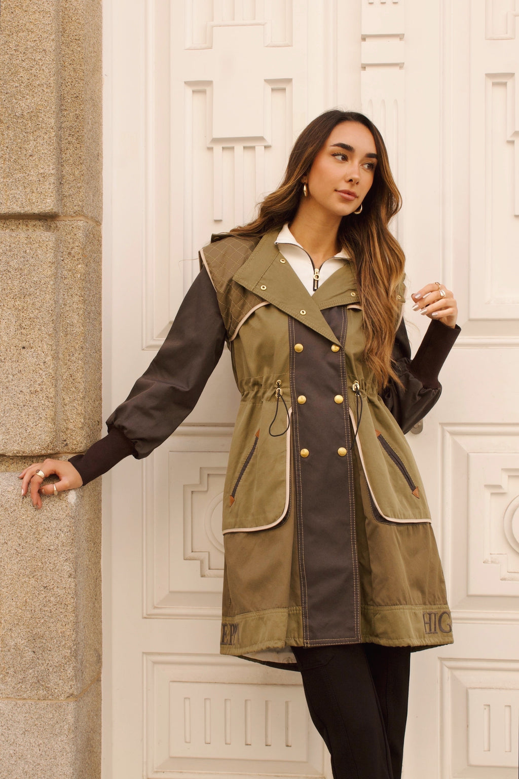 TRENCH COMBINADA LARGA VERDE OLIVA