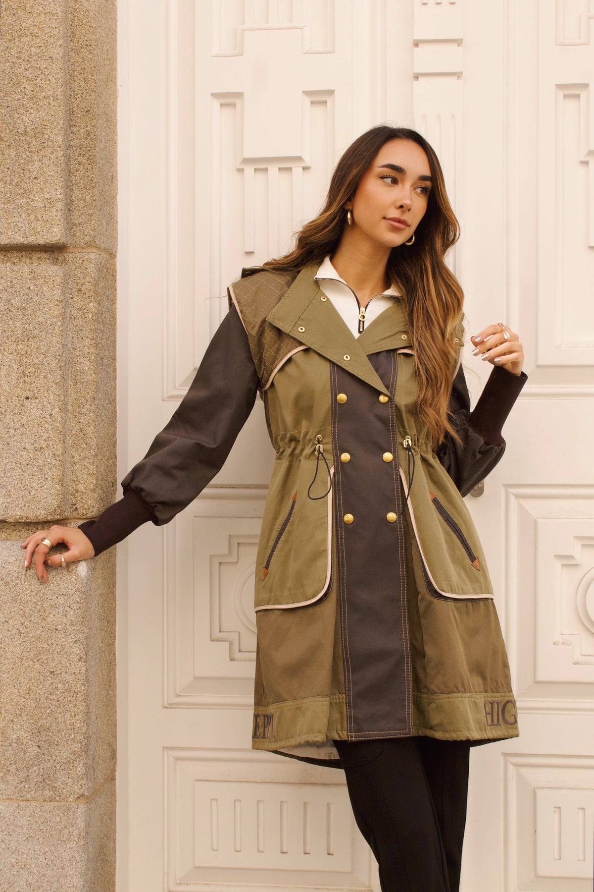 TRENCH COMBINADA LARGA VERDE OLIVA