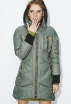 PARKA LARGA CINTURA ELÁSTICA CAQUI CLARO