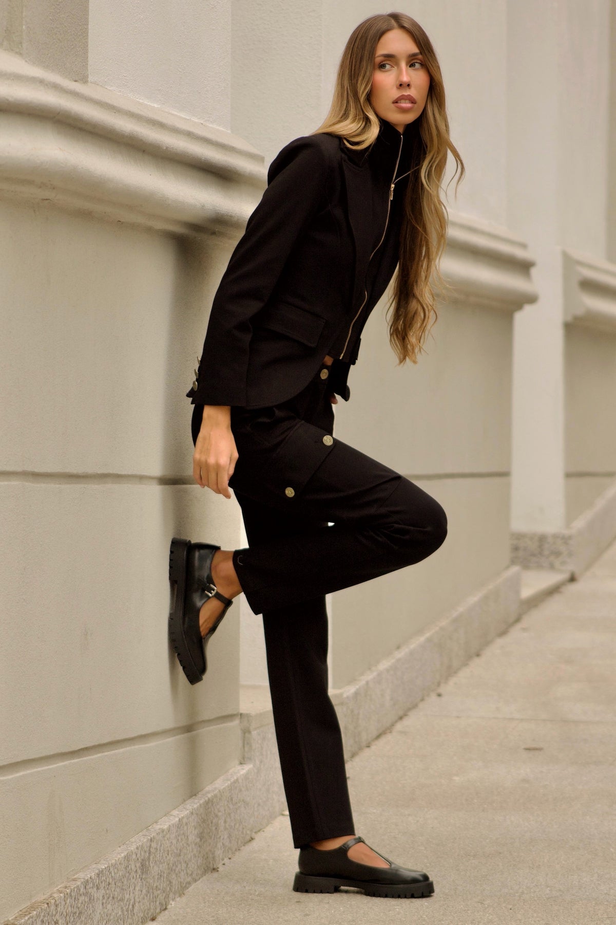 PANTALÓN BOLSILLOS NEGRO