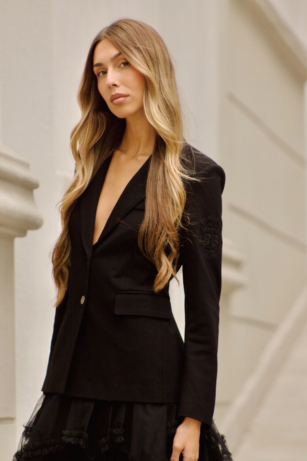 CHAQUETA BLAZER BÁSICA NEGRA