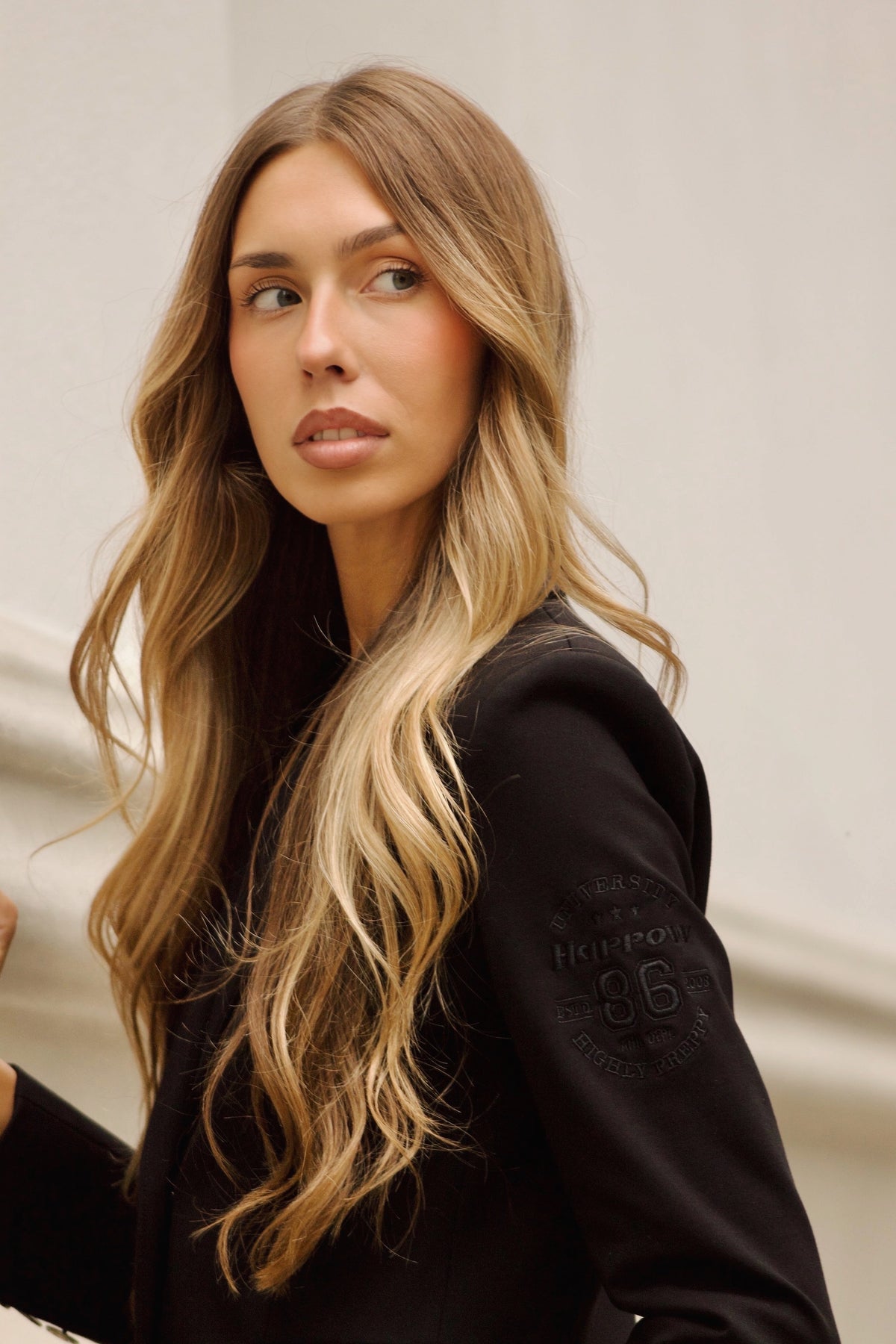 CHAQUETA BLAZER BÁSICA NEGRA