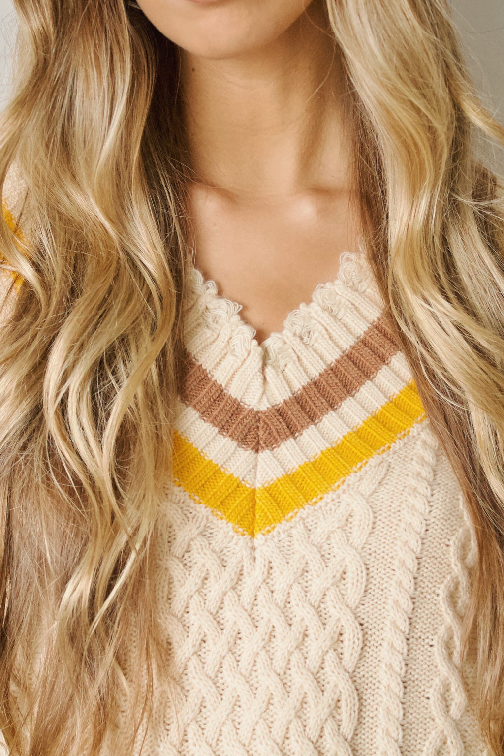 BEIGE UNIVERSITY SWEATER