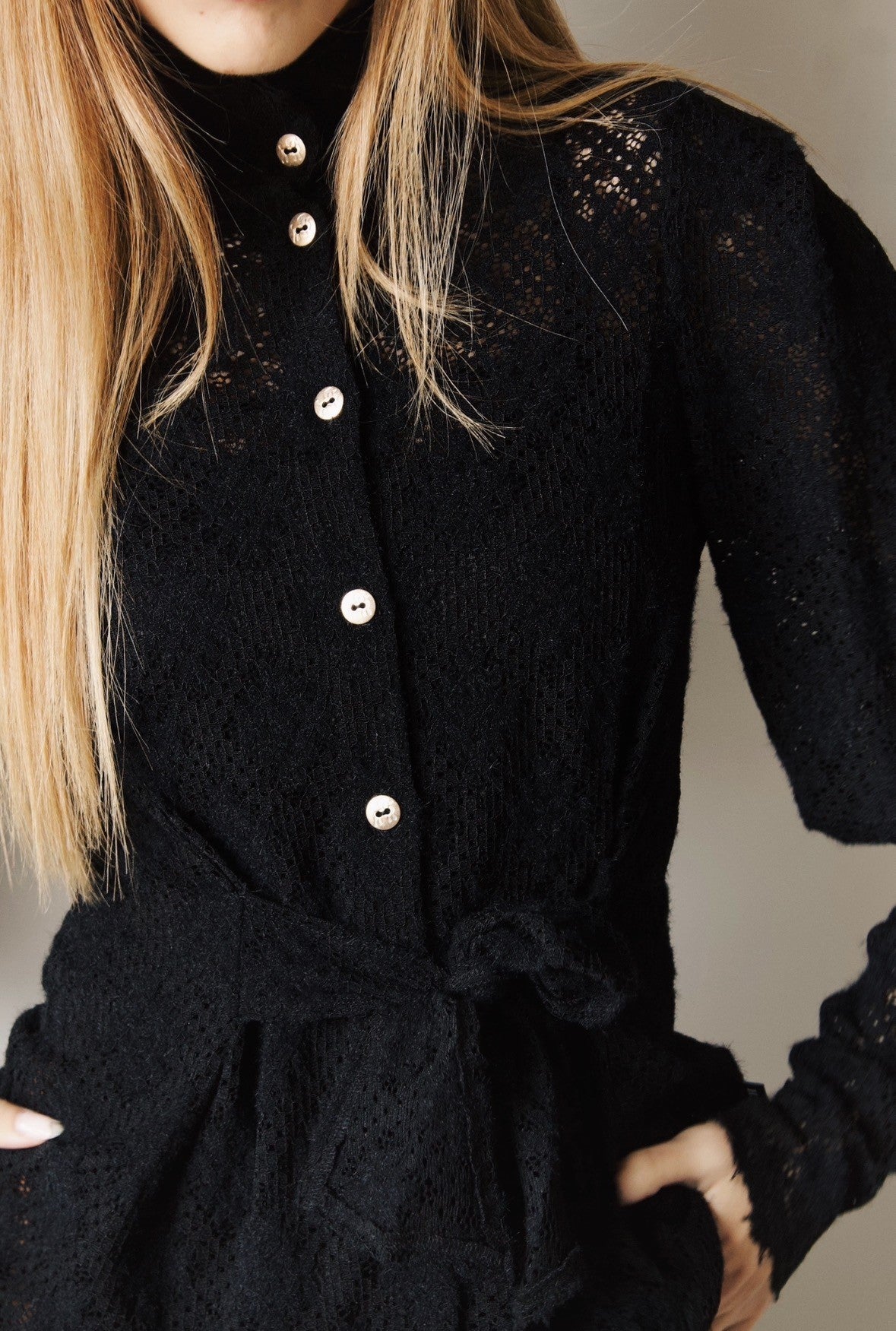 BLUSA ENCAJE LAZADA NEGRO