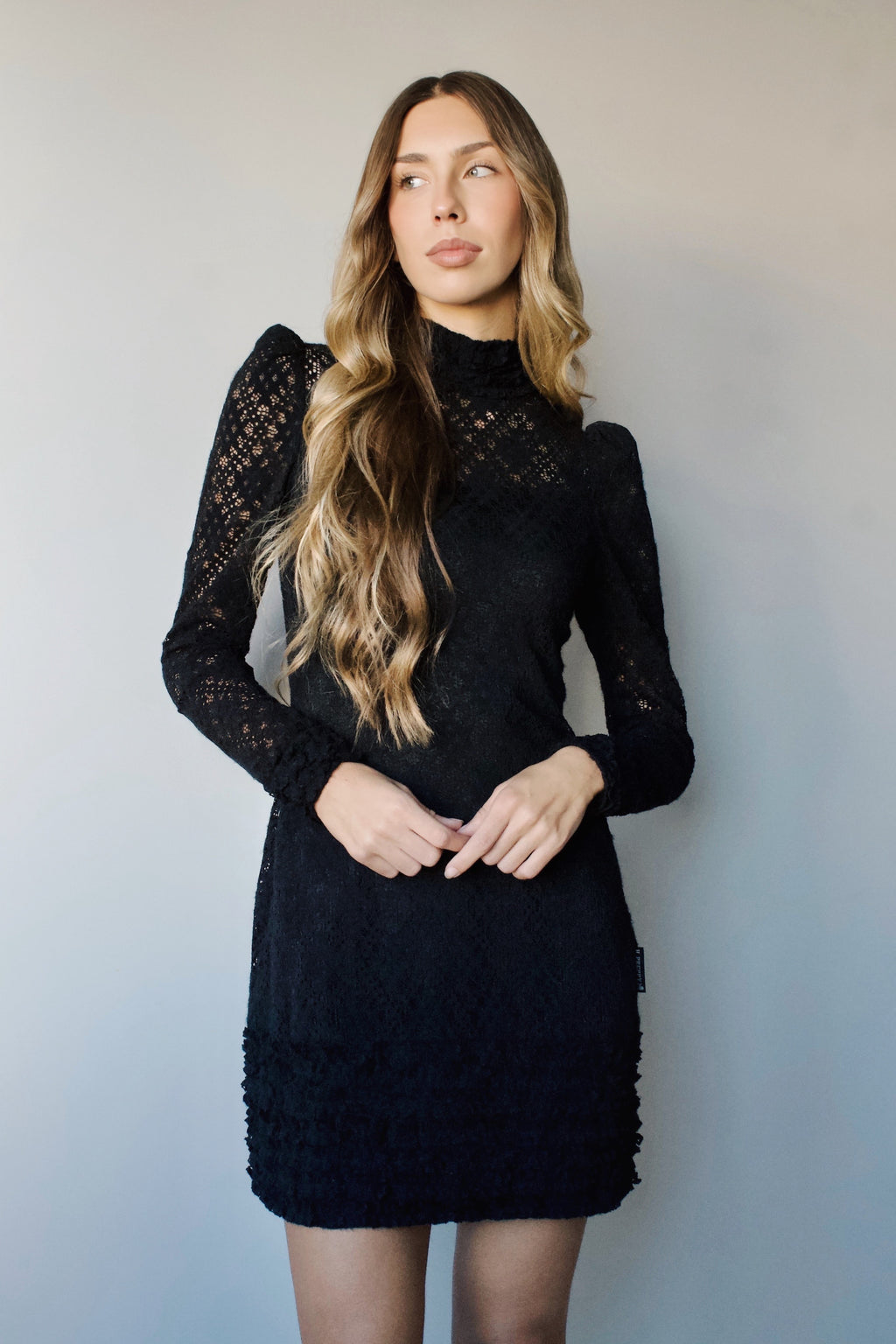BLACK LACE MINI-RUFFLE DRESS
