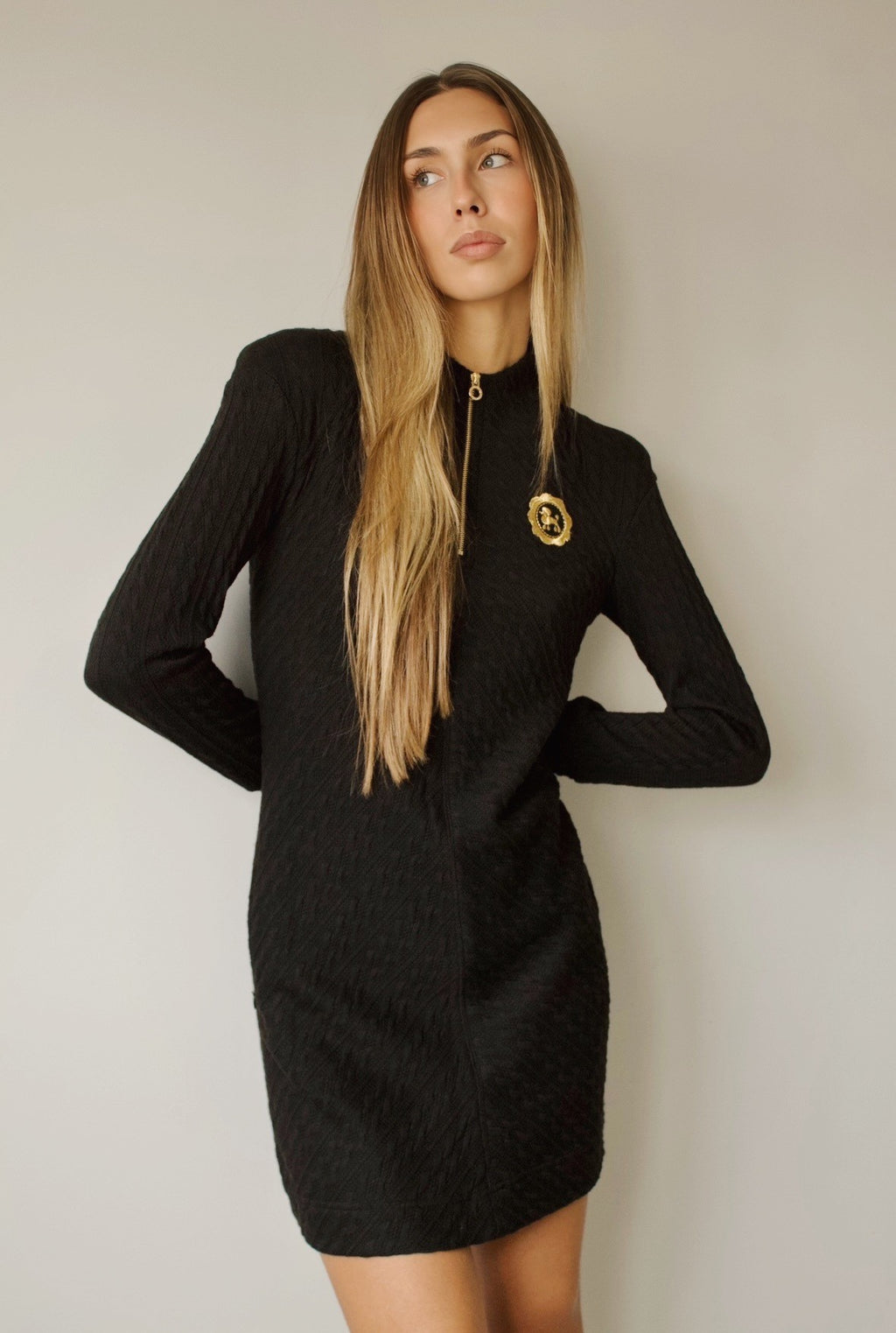 VESTIDO PUNTO ESCUDO NEGRO