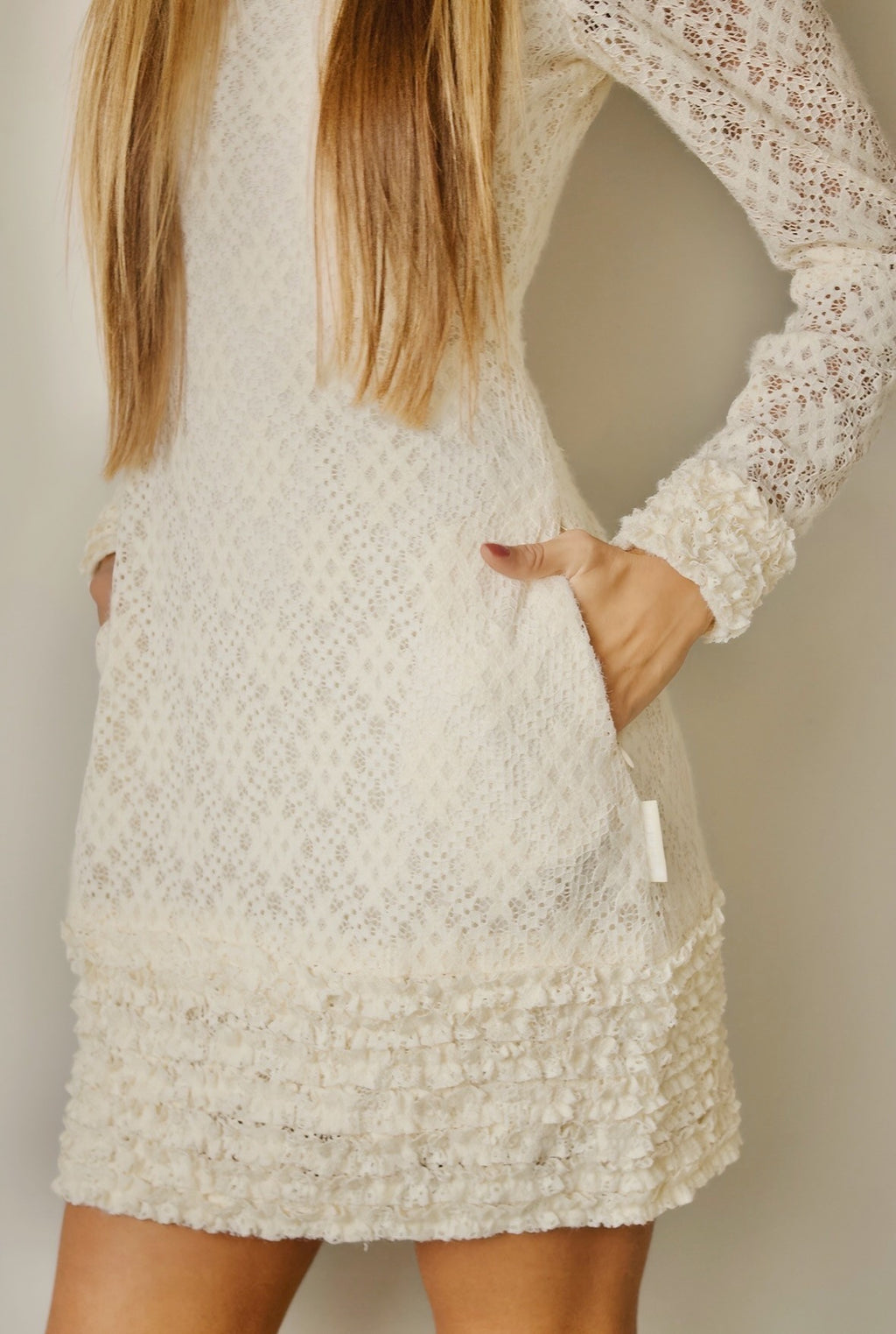 VESTIDO ENCAJE MINIVOLANTES CRUDO