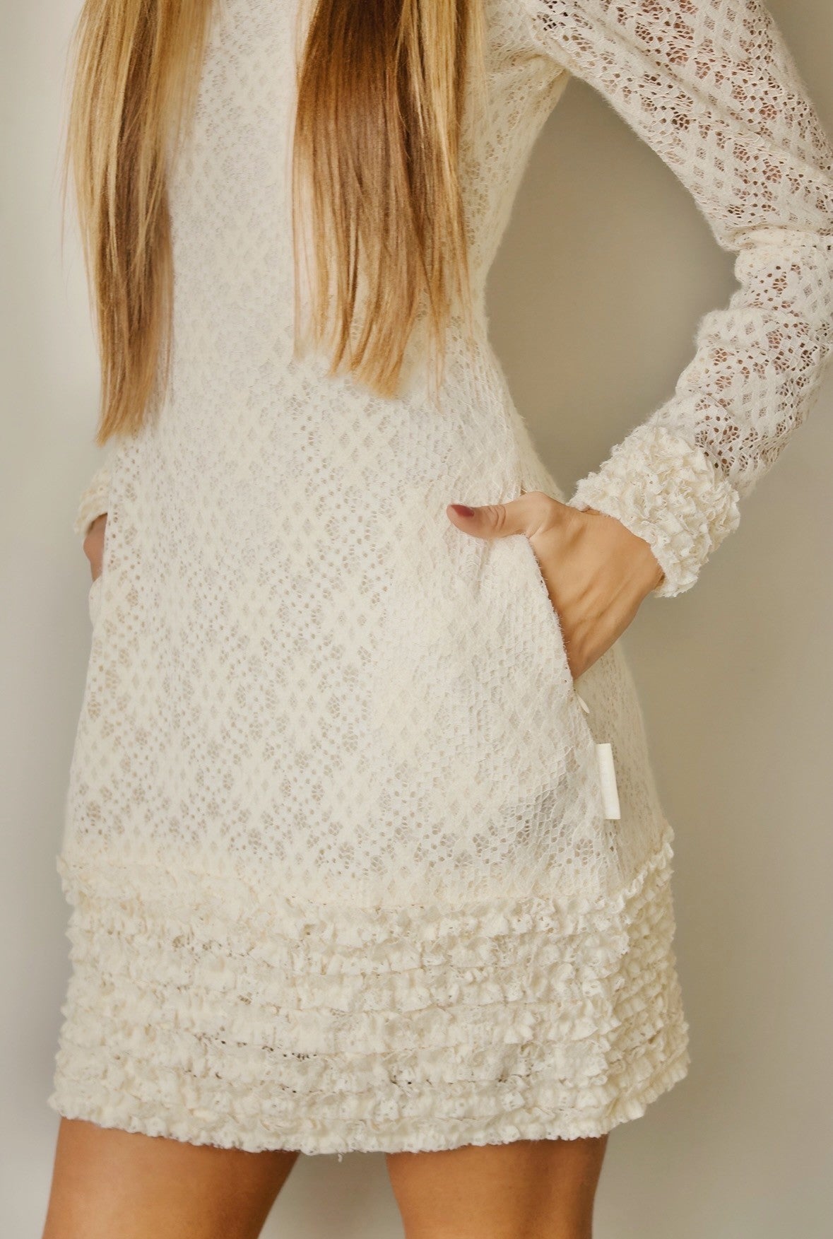 VESTIDO ENCAJE MINIVOLANTES CRUDO