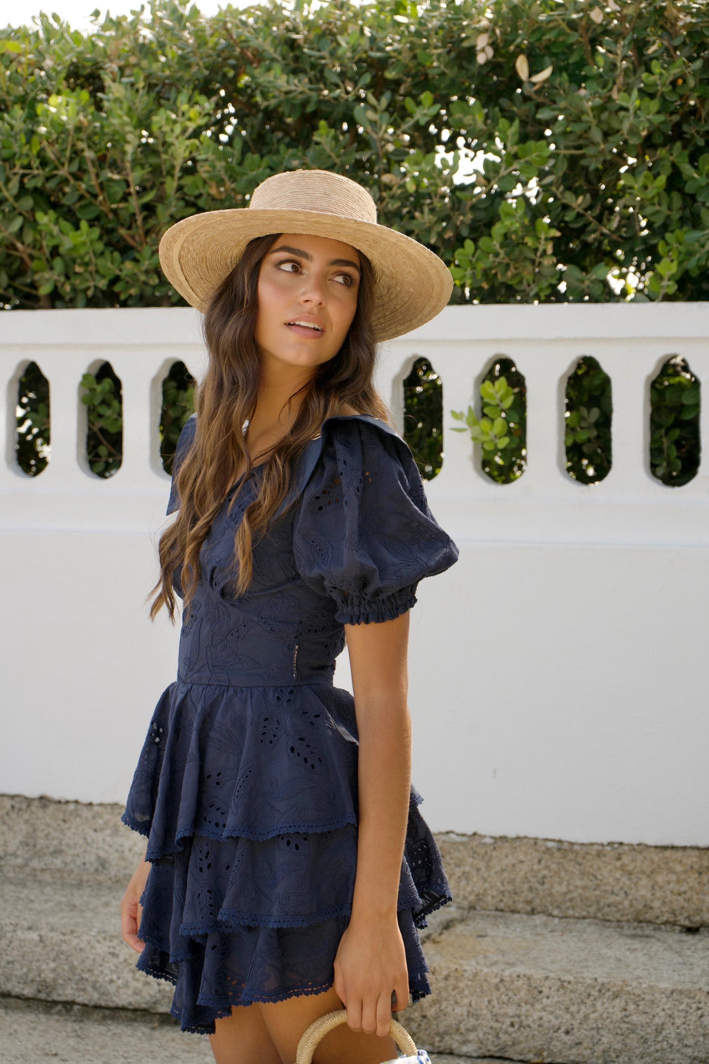 VESTIDO VOLANTE CON OJETES