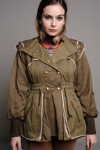 TRENCH COMBINADA CORTA VERDE