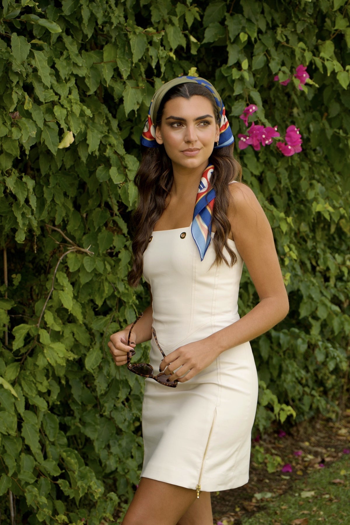 VESTIDO OJETES