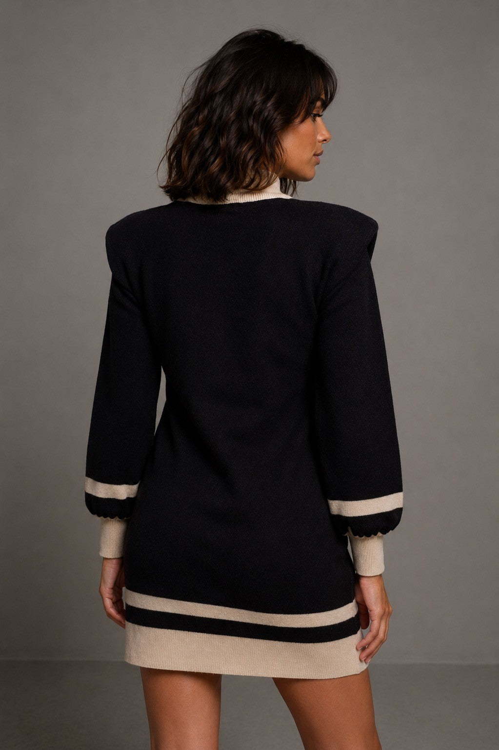 BLACK KNIT DRESS WITH SHOULDER PADS
