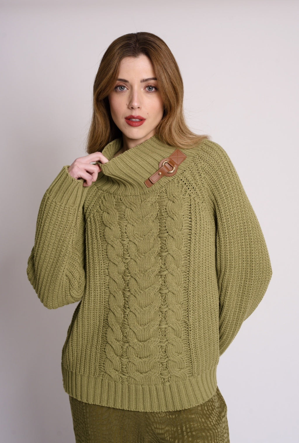 JERSEY VERDE OVERSIZE CUELLO SUBIDO