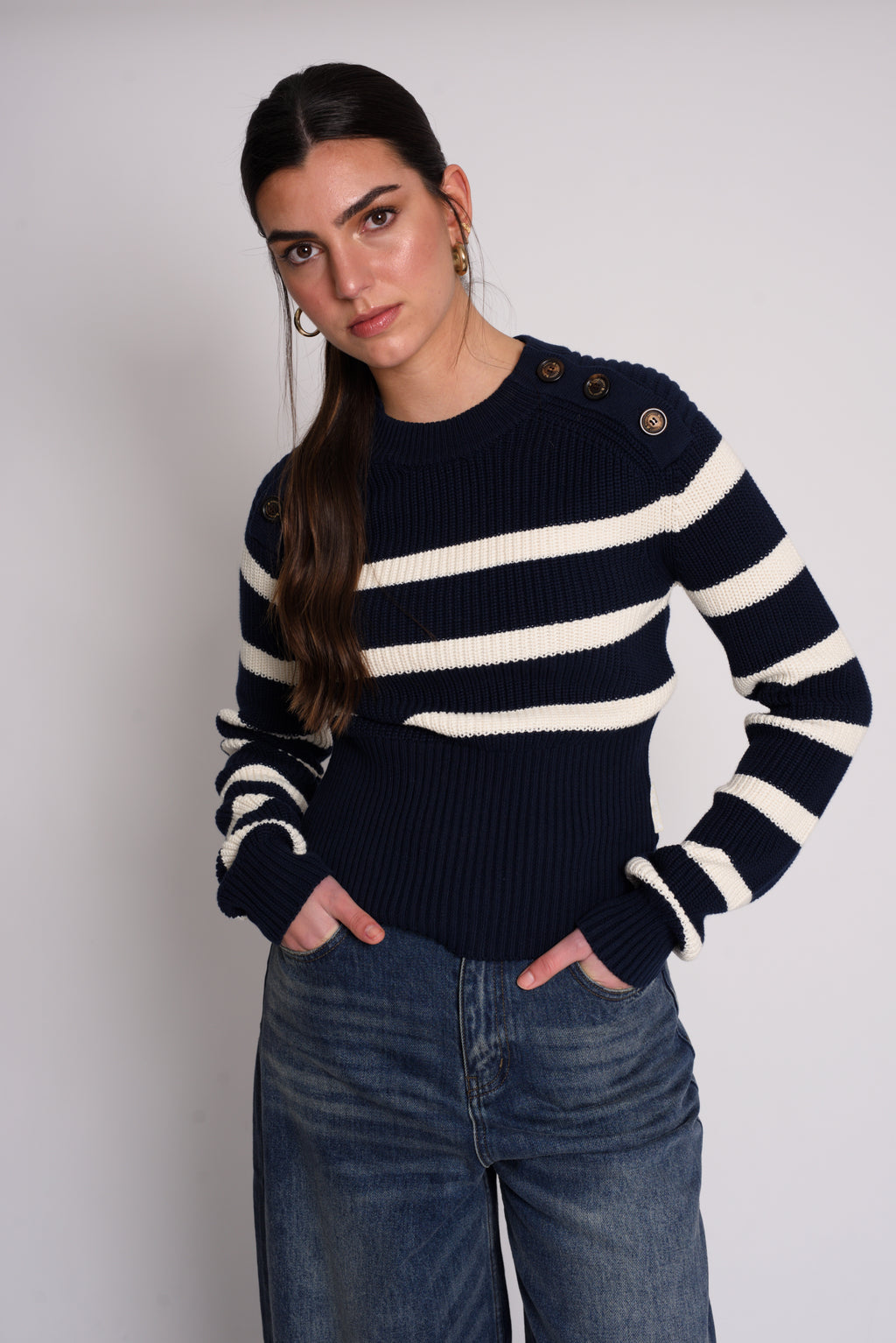 NAVY STRIPED SWEATER