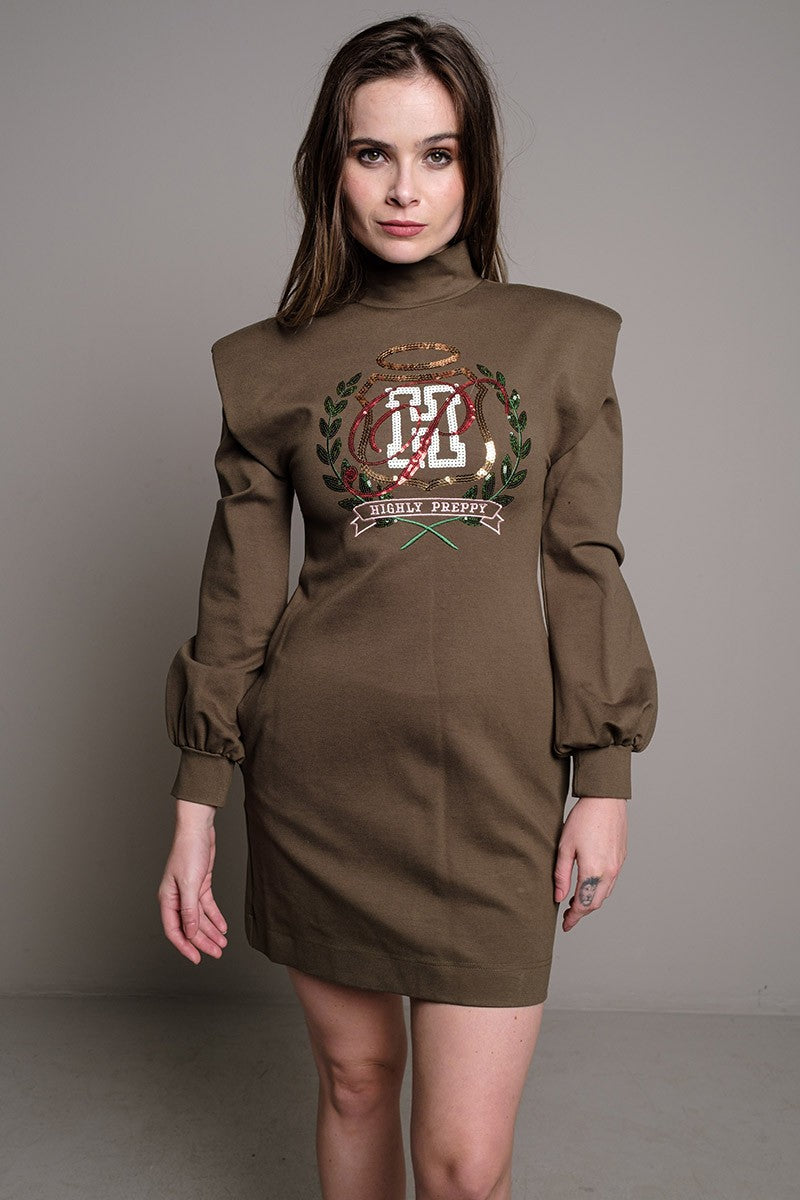 VESTIDO HOMBRERAS ESCUDO CAQUI